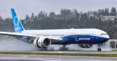 Image of Boeing 777X first landing