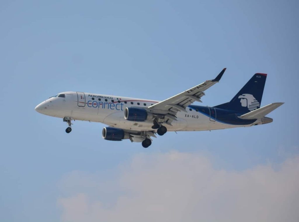 Aeromexical connect airliner in flight