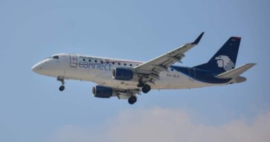 Aeromexical connect airliner in flight